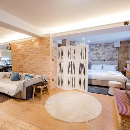 Petrino Stone Haven With Panoramic Bridge View