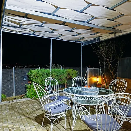 Apartment Petrino Stone Haven With Panoramic Bridge View